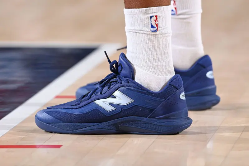 星空体育官网下载-伦纳德穿着Kawhi5，得到20分8篮板3助攻1抢断